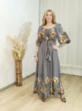 vestido aline flor magnolia marrom