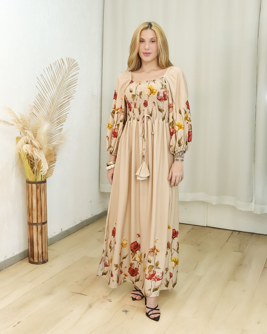 vestido aline flor amapola marrom